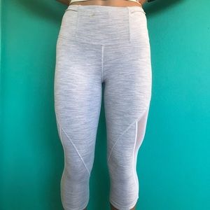 White with light gray Sun runner crop